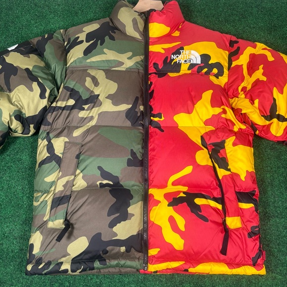 Supreme x The North Face - Split Camo Nuptse Jacket Small - Picture 2 of 9